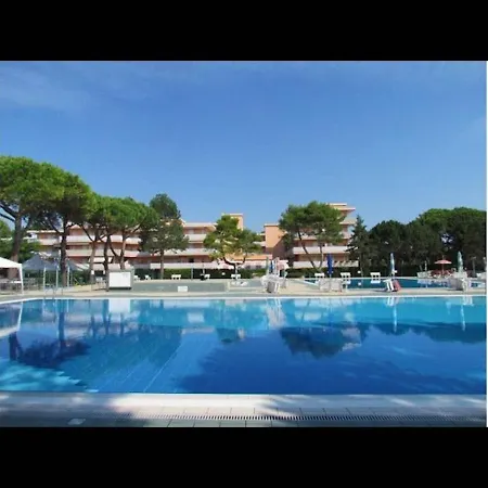Studio In A Fantastic With Pools And Tennis Courts By Beahost * ビビオーネ